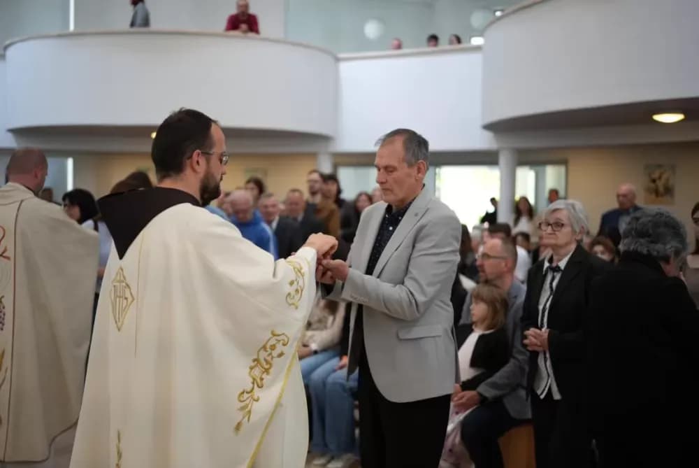 Vidovci ugostili hodočasnike iz Austije i Osijeka: Zajedništvo mladih na euharistijskom slavlju