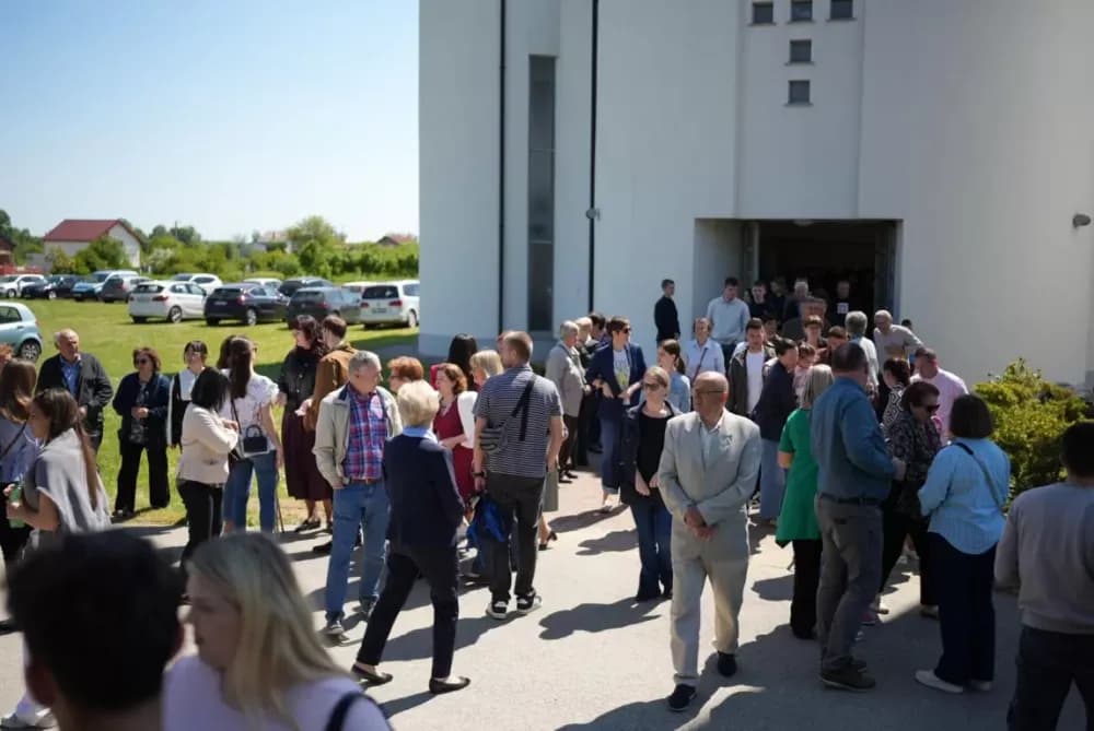 Vidovci ugostili hodočasnike iz Austije i Osijeka: Zajedništvo mladih na euharistijskom slavlju
