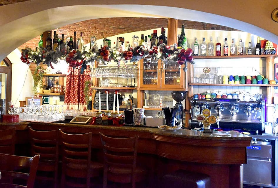 BLAGDANSKI UGOĐAJ U CAFE BARU BOBA NA SREDIŠNJEM POŽEŠKOM TRGU: Patina tradicije osjeti se na svakom koraku