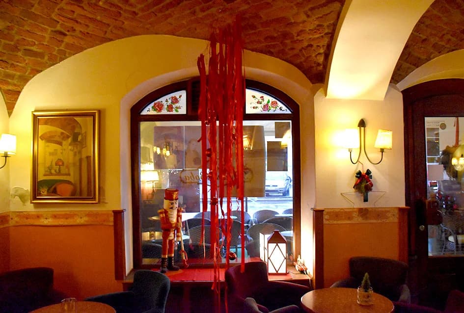 BLAGDANSKI UGOĐAJ U CAFE BARU BOBA NA SREDIŠNJEM POŽEŠKOM TRGU: Patina tradicije osjeti se na svakom koraku