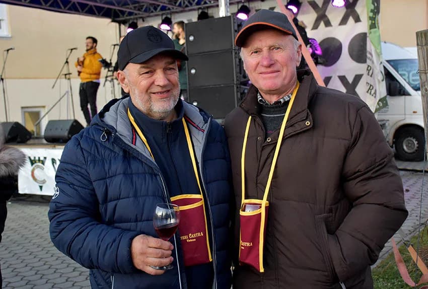 VETOVAČKO VINCELOVO: Uz orezano trsje, odabrana vina i domaće delicije Ivan Štivić i tamburaši razveselili stotine posjetitelja