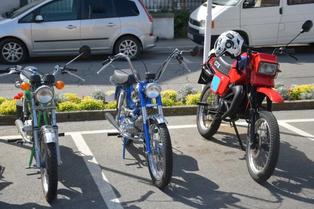 Karavana oldtimer vozila boravila u Požegi /FOTO/