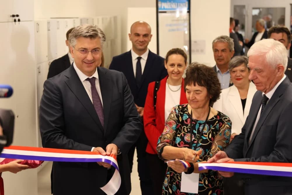 /FOTO/ Otvorena novouređena nova ʼpalačaʼ u centru grada: ʼMuzej dobra navikaʼ
