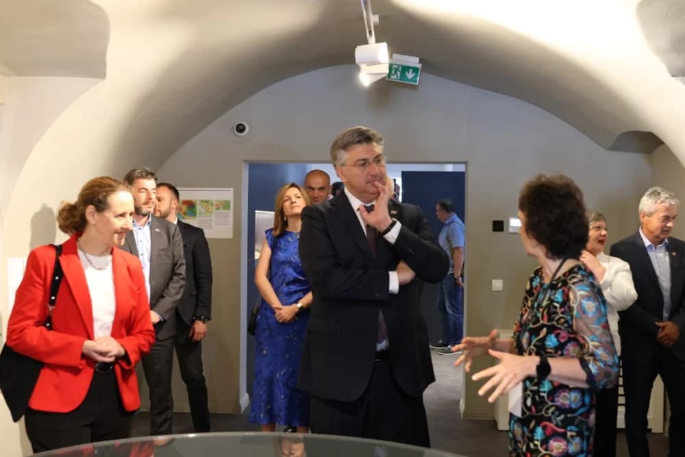 /FOTO/ Otvorena novouređena nova ʼpalačaʼ u centru grada: ʼMuzej dobra navikaʼ