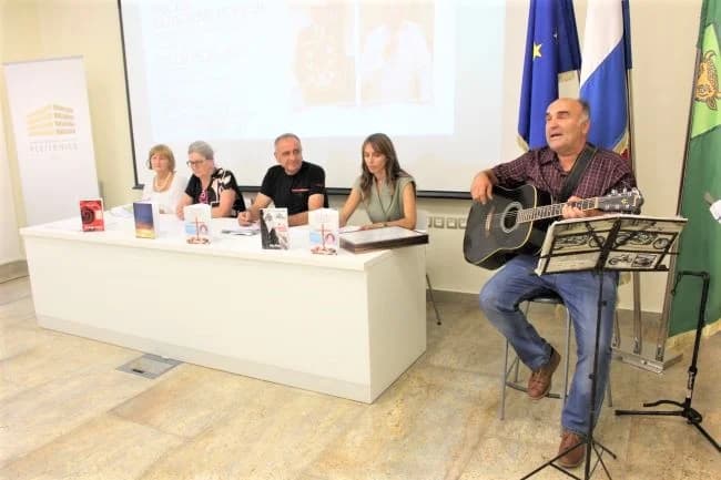 Održana večer duhovne poezije Peje Šimića i otvorena izložba slika Vida Marića