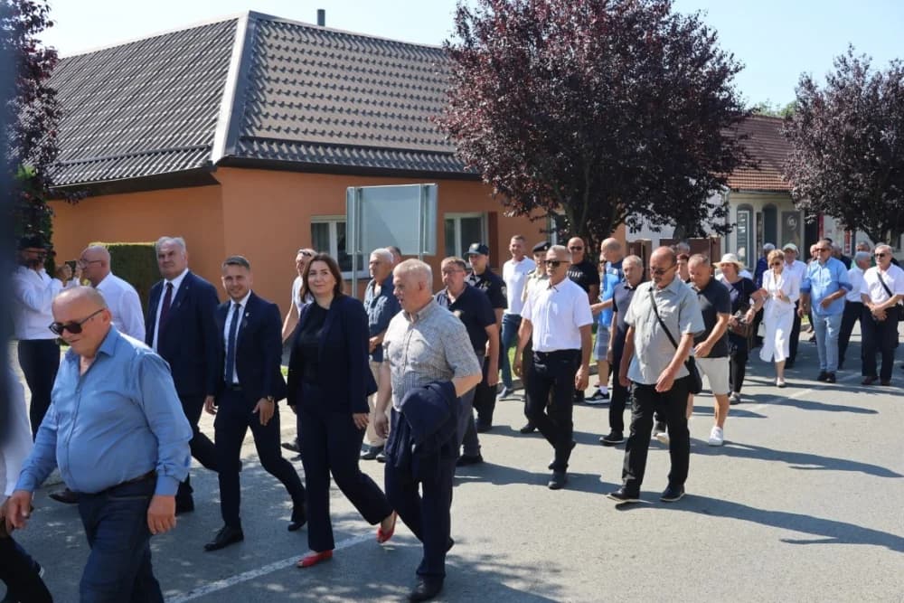 Obilježan Dan branitelja grada Kutjeva: ʼVi ste časni ljudi i ako zatreba spremni ste Hrvatsku dovesti do novih pobjeda u čemu želim i ja sudjelovatiʼ