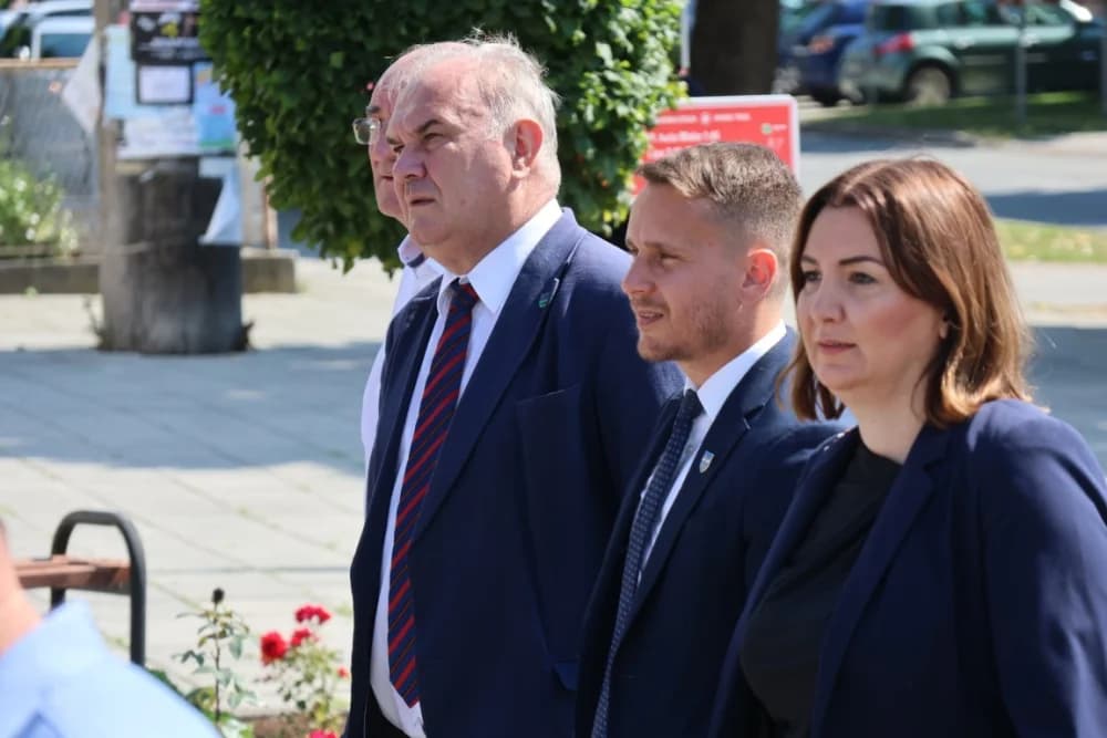 Obilježan Dan branitelja grada Kutjeva: ʼVi ste časni ljudi i ako zatreba spremni ste Hrvatsku dovesti do novih pobjeda u čemu želim i ja sudjelovatiʼ