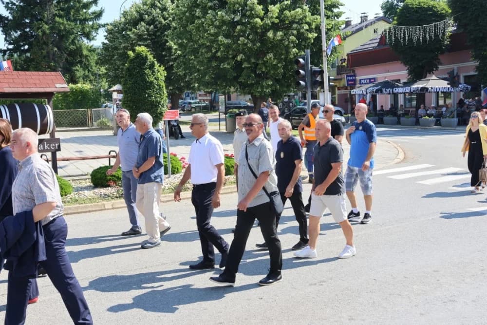 Obilježan Dan branitelja grada Kutjeva: ʼVi ste časni ljudi i ako zatreba spremni ste Hrvatsku dovesti do novih pobjeda u čemu želim i ja sudjelovatiʼ