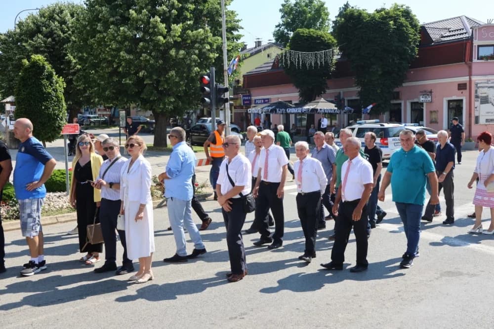 Obilježan Dan branitelja grada Kutjeva: ʼVi ste časni ljudi i ako zatreba spremni ste Hrvatsku dovesti do novih pobjeda u čemu želim i ja sudjelovatiʼ