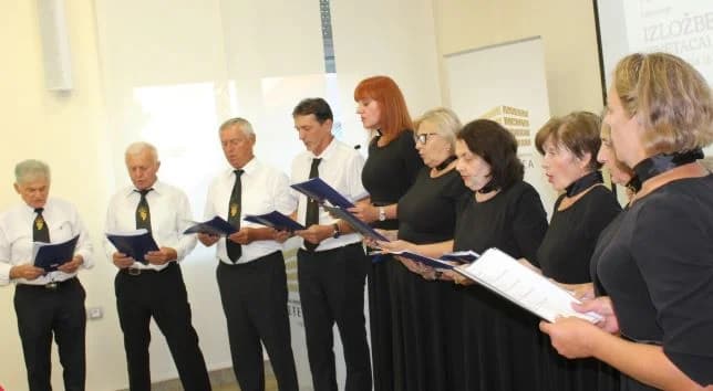 Održana večer duhovne poezije Peje Šimića i otvorena izložba slika Vida Marića