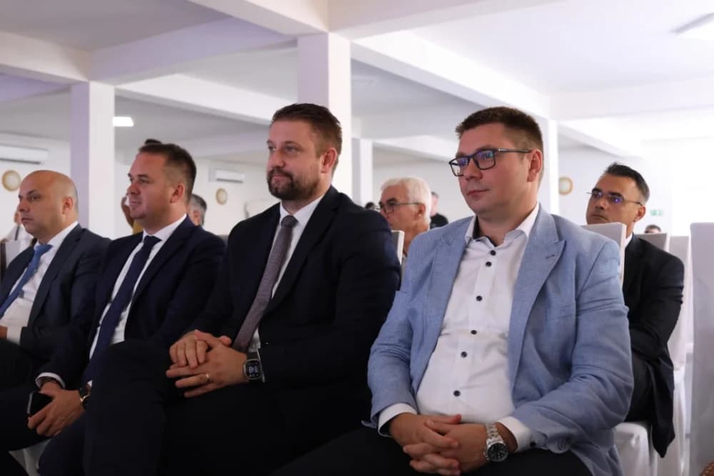 Plodonosna Sjednica Savjeta za Slavoniju u Jakšiću: Uručena Odluka o financiranju Regionalnog distribucijskog centra za voće i povrće u Požegi