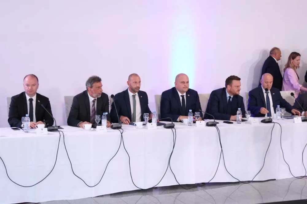 Plodonosna Sjednica Savjeta za Slavoniju u Jakšiću: Uručena Odluka o financiranju Regionalnog distribucijskog centra za voće i povrće u Požegi