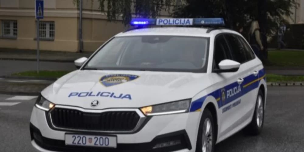 Jedan vozač vozilom naletio na pješakinju u Velikoj, drugi ozlijedio vozača zbog prolaska kroz crveno Kaptolu