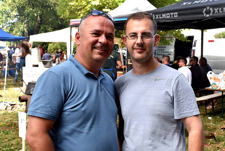 28. FIŠIJADA U POŽEGI: Čak 53 majstora iz četiri županije u parku kraj Orljave kuhala fiš paprikaš