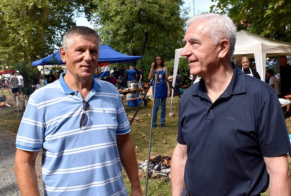 28. FIŠIJADA U POŽEGI: Čak 53 majstora iz četiri županije u parku kraj Orljave kuhala fiš paprikaš
