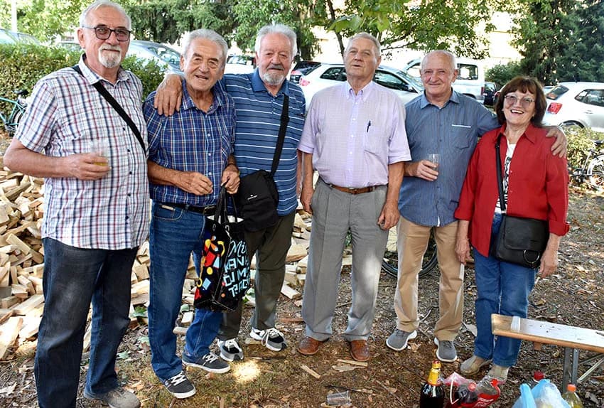 28. FIŠIJADA U POŽEGI: Čak 53 majstora iz četiri županije u parku kraj Orljave kuhala fiš paprikaš