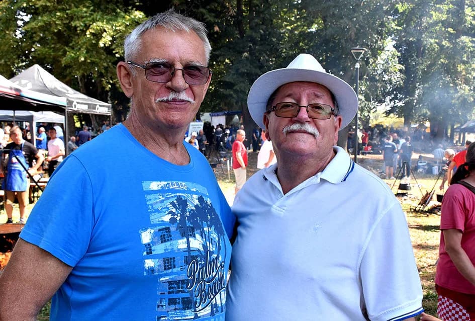 28. FIŠIJADA U POŽEGI: Čak 53 majstora iz četiri županije u parku kraj Orljave kuhala fiš paprikaš
