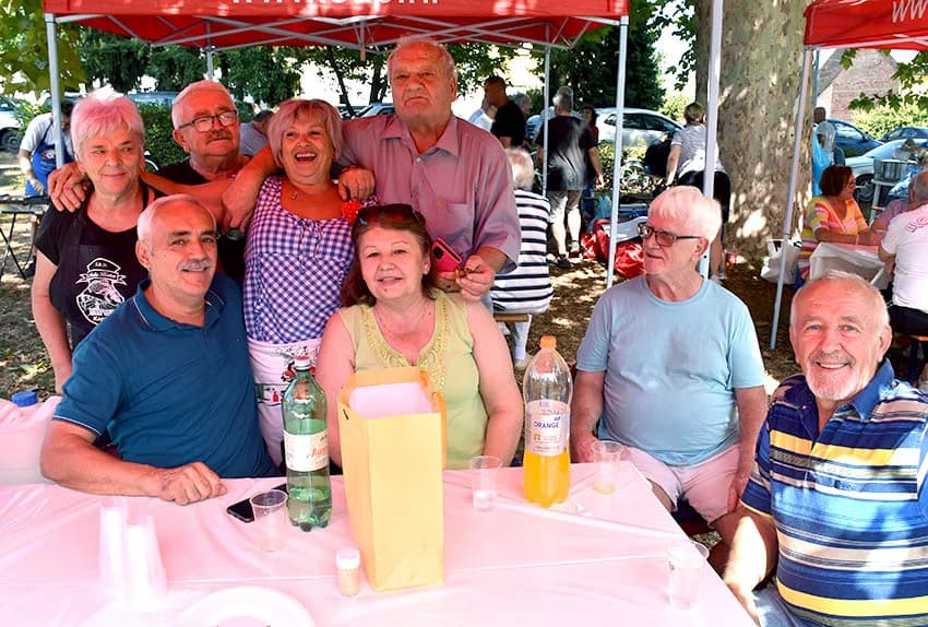 28. FIŠIJADA U POŽEGI: Čak 53 majstora iz četiri županije u parku kraj Orljave kuhala fiš paprikaš