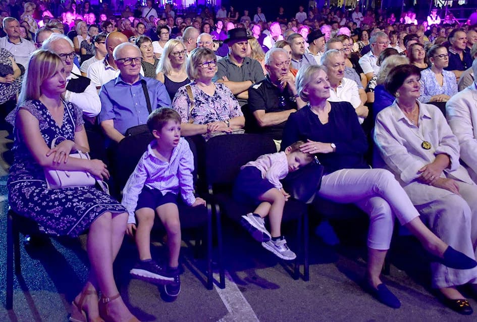 Uz brojne izvođače, tamburaške hitove i nezaboravne melodije nezaboravna večer u čast bogatom glazbenom stvaralaštvu Veljka Valentina Škorvage