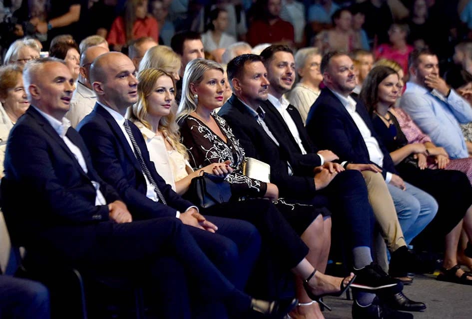 Uz brojne izvođače, tamburaške hitove i nezaboravne melodije nezaboravna večer u čast bogatom glazbenom stvaralaštvu Veljka Valentina Škorvage