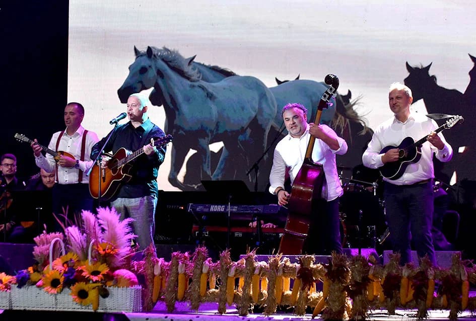 Uz brojne izvođače, tamburaške hitove i nezaboravne melodije nezaboravna večer u čast bogatom glazbenom stvaralaštvu Veljka Valentina Škorvage
