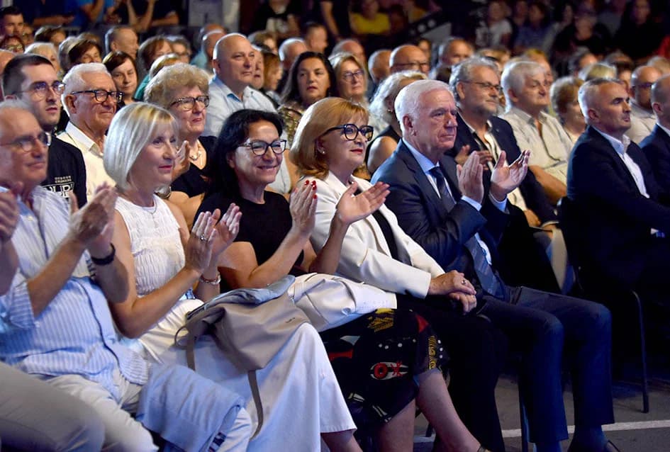 Uz brojne izvođače, tamburaške hitove i nezaboravne melodije nezaboravna večer u čast bogatom glazbenom stvaralaštvu Veljka Valentina Škorvage