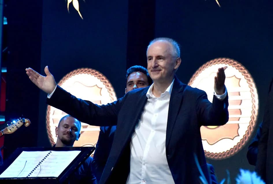 Uz brojne izvođače, tamburaške hitove i nezaboravne melodije nezaboravna večer u čast bogatom glazbenom stvaralaštvu Veljka Valentina Škorvage