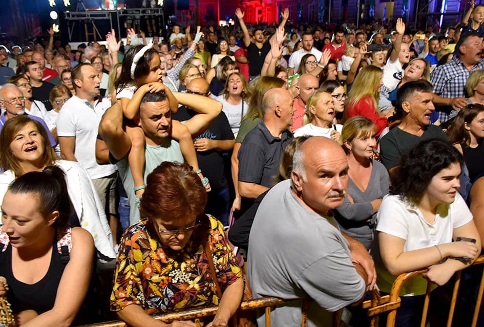Uz brojne izvođače, tamburaške hitove i nezaboravne melodije nezaboravna večer u čast bogatom glazbenom stvaralaštvu Veljka Valentina Škorvage