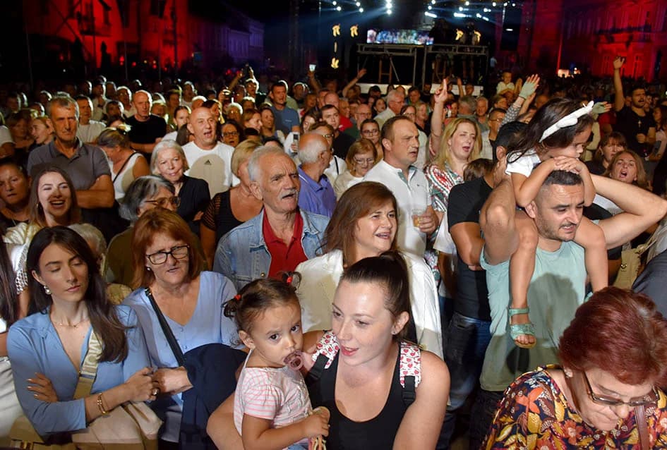 Uz brojne izvođače, tamburaške hitove i nezaboravne melodije nezaboravna večer u čast bogatom glazbenom stvaralaštvu Veljka Valentina Škorvage