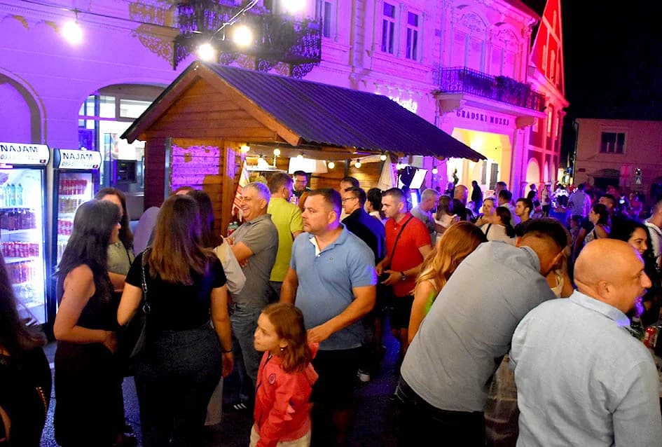 Uz brojne izvođače, tamburaške hitove i nezaboravne melodije nezaboravna večer u čast bogatom glazbenom stvaralaštvu Veljka Valentina Škorvage
