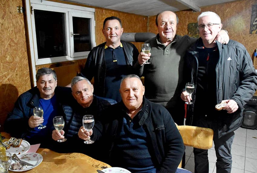 VINSKI KARDINAL VLADO BAUER ZAVRŠIO MARTINJSKI POHOD - Rekordni 16. obred krštenja vina u Matinom vinogradu