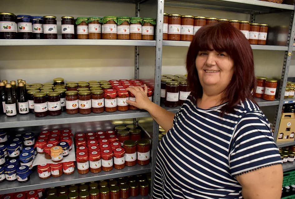 Vrijeme je poklon košara i paketa za bladansko darivanje