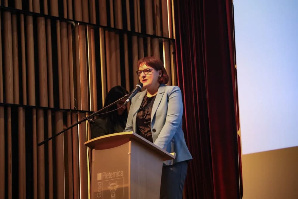 GRAD PLETERNICA: Dodijeljene nove potpore za poduzetnike, obrtnike i OPG-ove: „Naše gospodarstvo raste, a sve zahvaljujući vašem radu i vašem ulaganju“