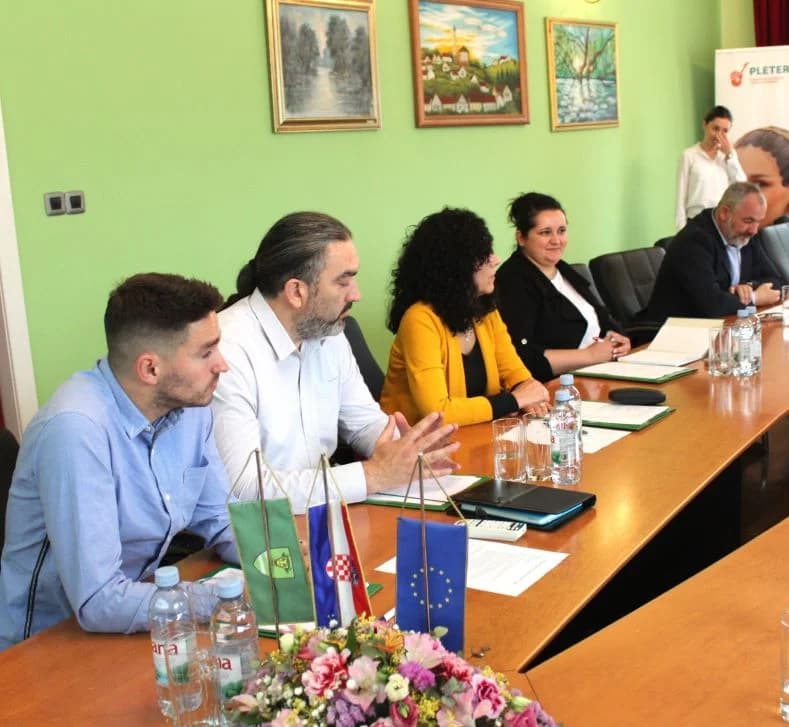 PLETERNIČKO DRUŠTVO „NAŠA DJECA“: Održana konferencija predstavljanja projekta „RuralSTEM“ vrijednog 267 tisuća eura