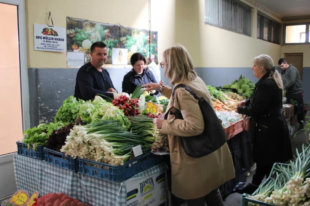 Uskrsna ponuda na požeškoj tržnici