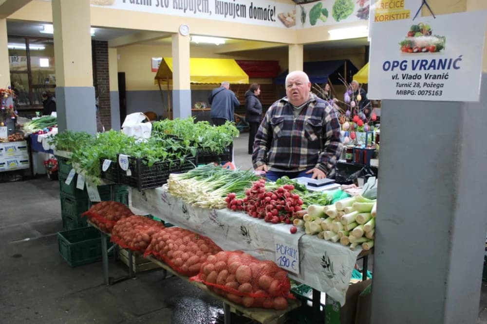 Uskrsna ponuda na požeškoj tržnici