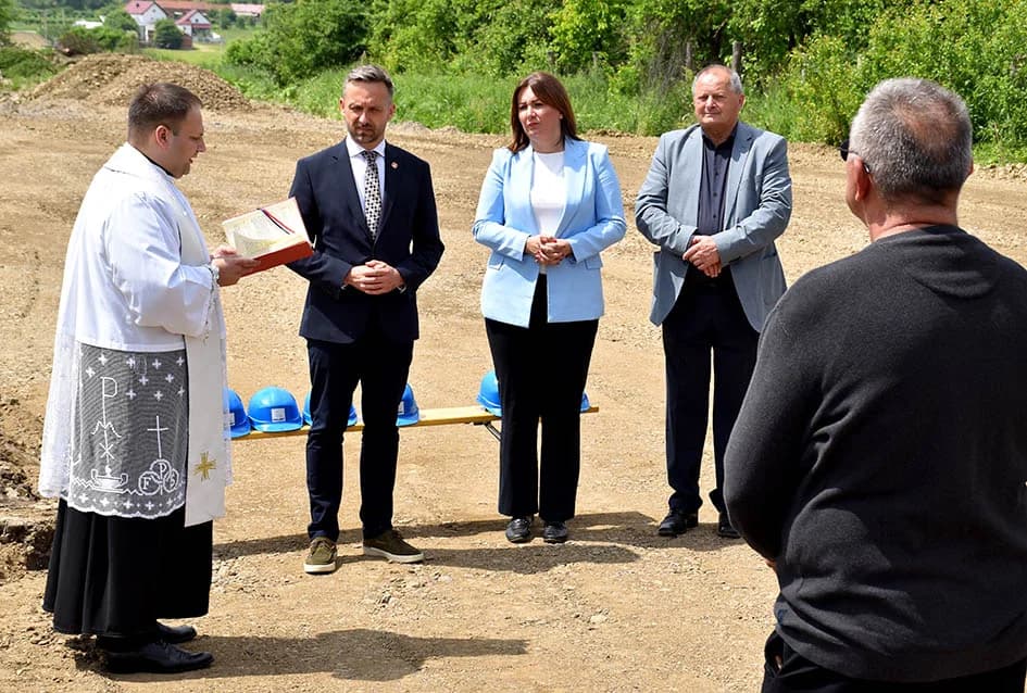 Položen kamen temeljac za Centar za starije osobe u Jakšiću: „Nestrpljivo čekamo novi natječaj, mi smo spremni“