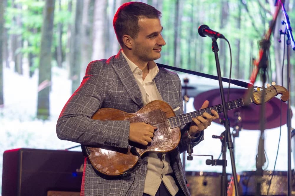 “Čuvajmo običaje zavičaja” u Velikoj: koncert za pamćenje legendarnog Željka Bebeka