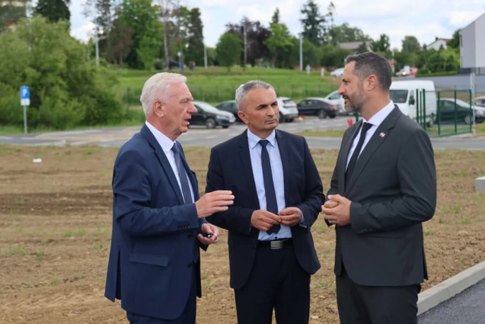 Ministar Glavina posjetio Požegu i obišao aktualne projekte iz područja sporta i turizma