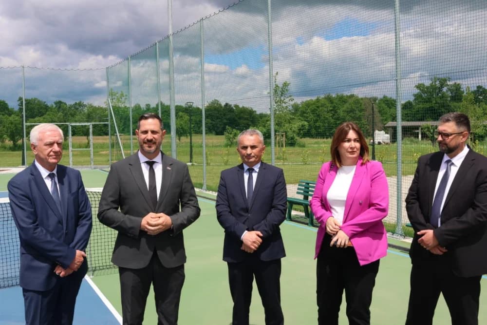 Ministar Glavina posjetio Požegu i obišao aktualne projekte iz područja sporta i turizma