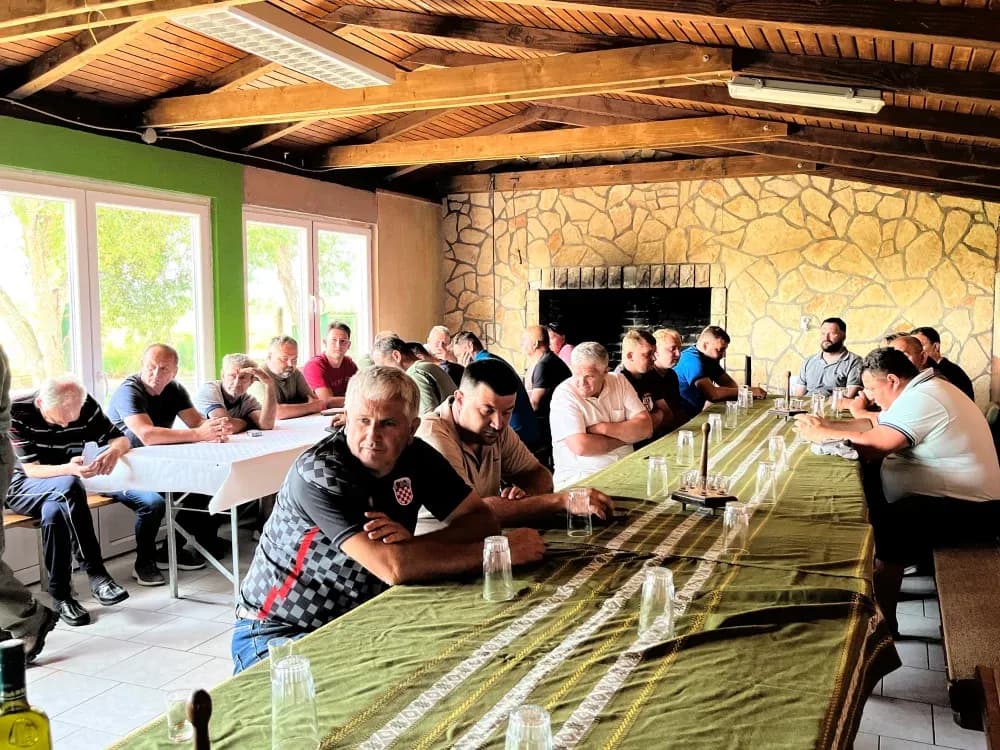 Jeleni traže vodu u Londži, a nanose velike štete na njivama čaglinskog kraja