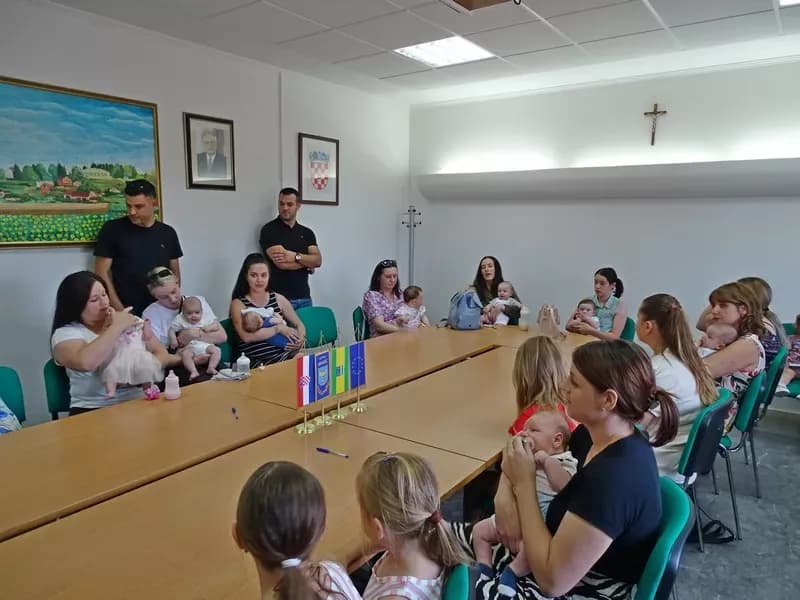 Tradicionalni prijem najmlađih sumještana i njihovih roditelja u Općini Jakšić