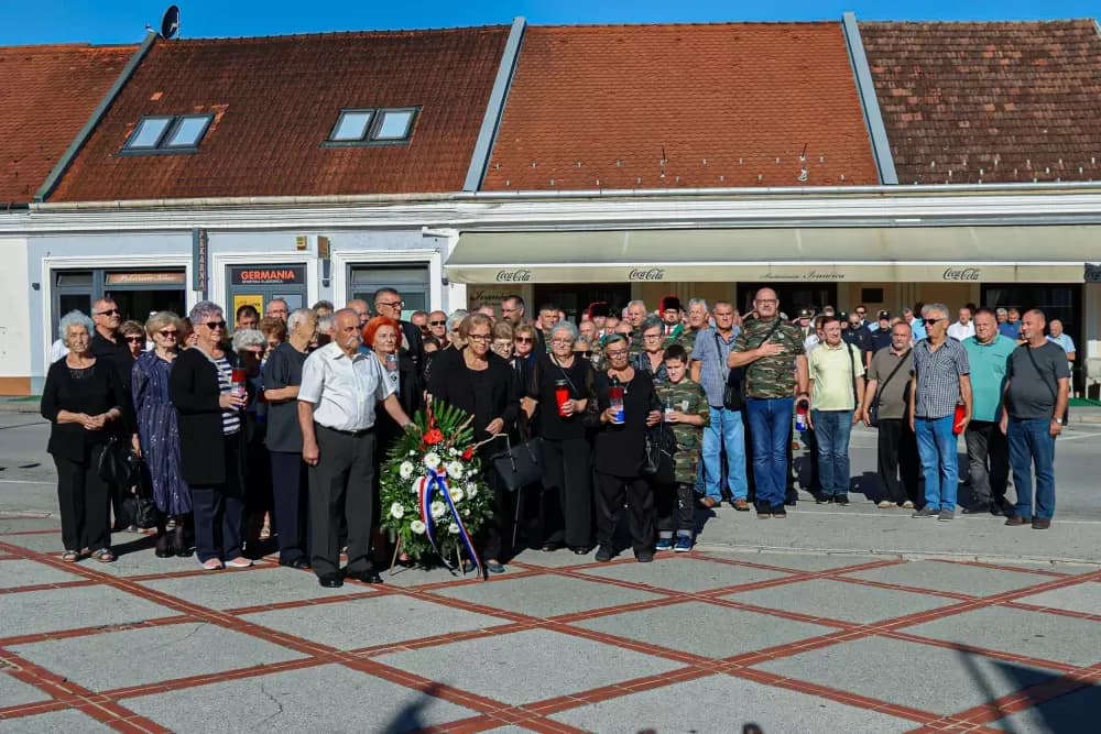 Povodom Dana pobjede i domovinske zahvalnosti te Dana hrvatskih branitelja odana počast svim poginulim, nestalim i umrlim hrvatskim braniteljima