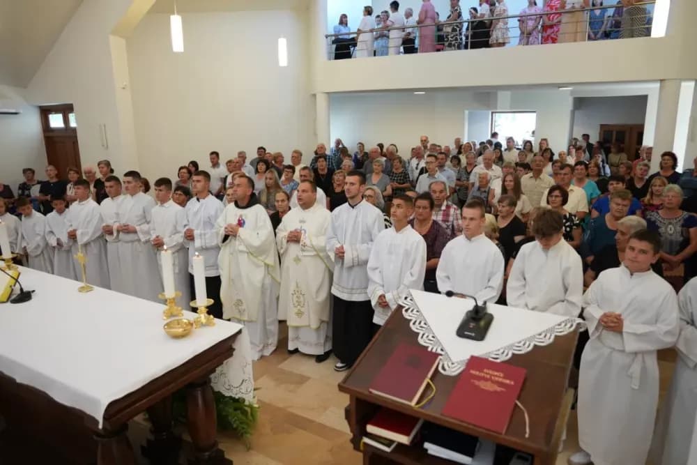 Veliki broj vjernika u Eminovcima proslavio blagdan Velike Gospe