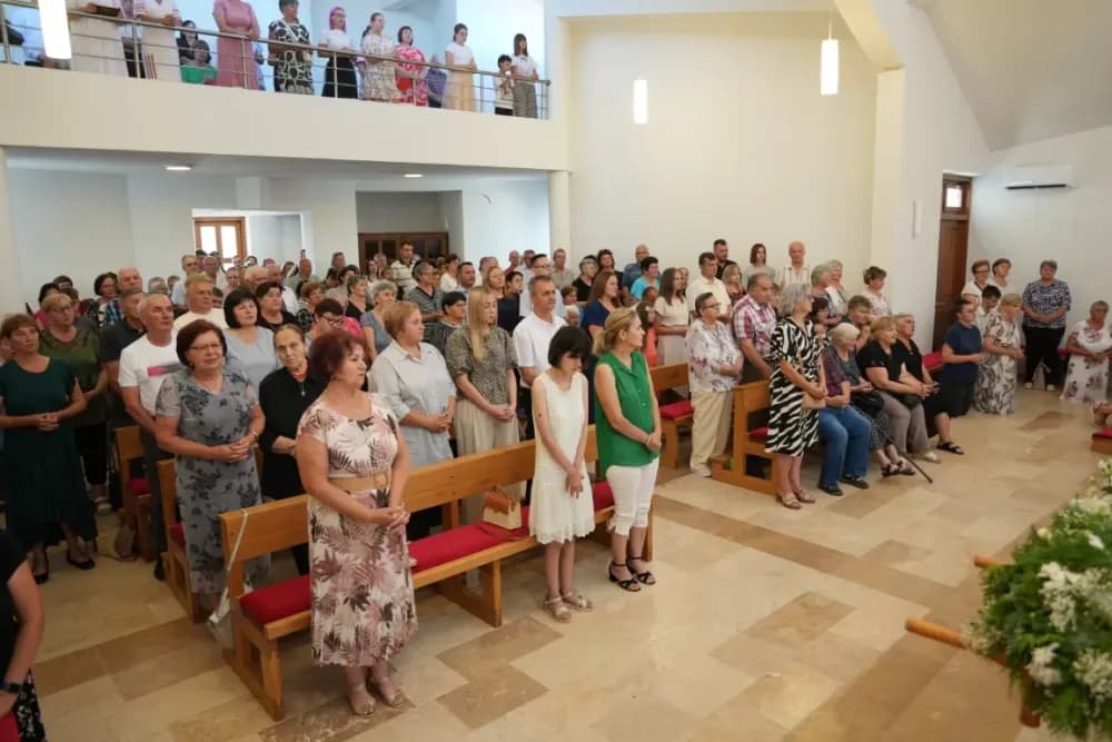 Veliki broj vjernika u Eminovcima proslavio blagdan Velike Gospe