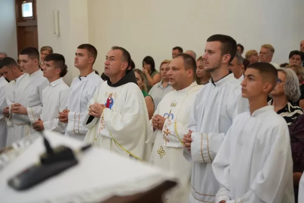 Veliki broj vjernika u Eminovcima proslavio blagdan Velike Gospe