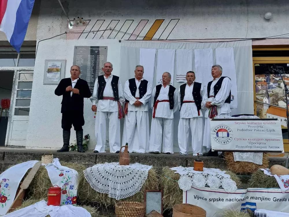 Druga smotra pjevačkih grupa okupila četiri skupine
