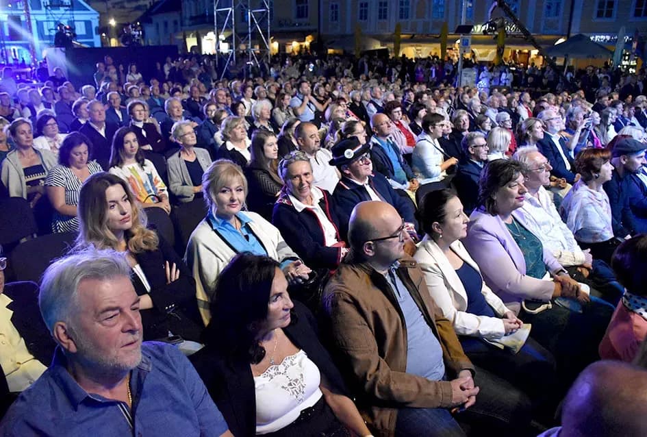 (FOTOGALERIJA) Festivalski koncert u čast Ćiri Gašparcu- obitelji plaketa zahvale za njegov doprinos glazbenoj baštini