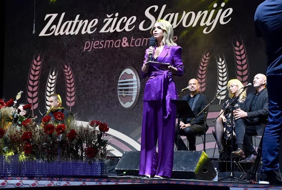 (FOTOGALERIJA) Festivalski koncert u čast Ćiri Gašparcu- obitelji plaketa zahvale za njegov doprinos glazbenoj baštini