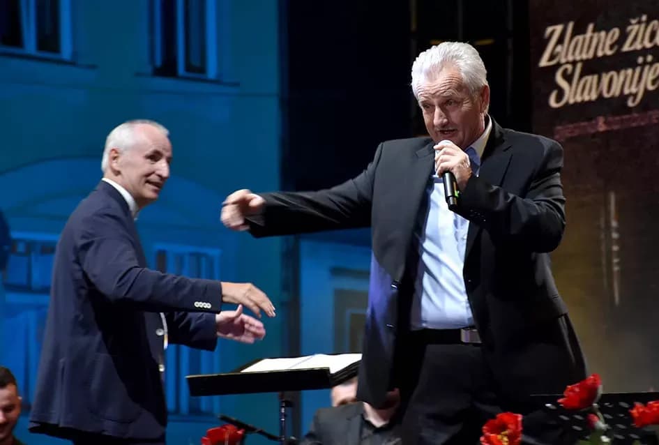 (FOTOGALERIJA) Festivalski koncert u čast Ćiri Gašparcu- obitelji plaketa zahvale za njegov doprinos glazbenoj baštini